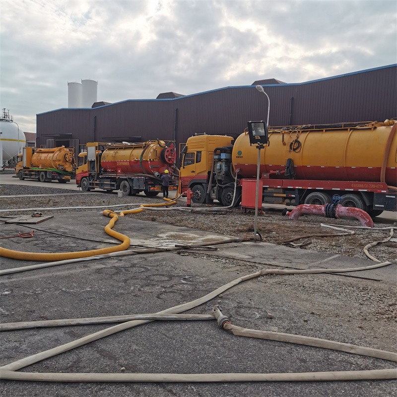 田阳污水池清理